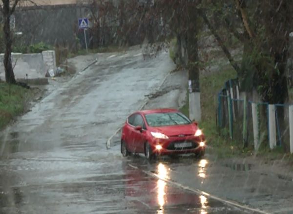 Frig si ploaie la sfarsit de noiembrie. Foto: protv.md
