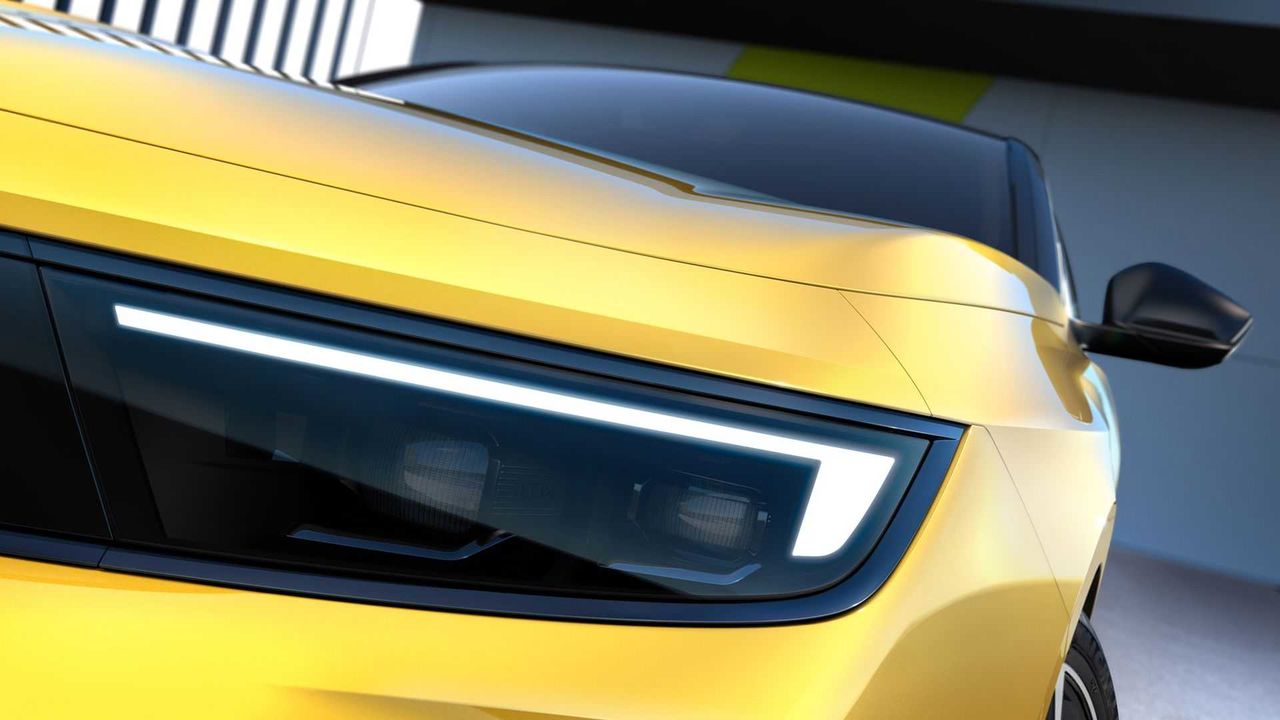 Opel опубликовал первые изображения хэтчбека Astra нового поколения.