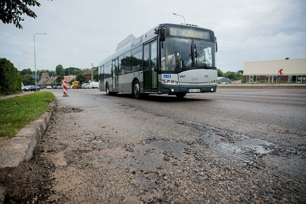 В Вильнюсе исчез асфальт, который положили перед саммитом НАТО.
