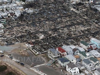 Victime ale Uraganului Sandy au fost transferate într-o tabără provizorie (Imagine: Mediafax Foto/AFP)