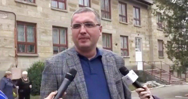 Конфуз в Бельцах: Ренато Усатый не смог найти себя в списках избирателей.