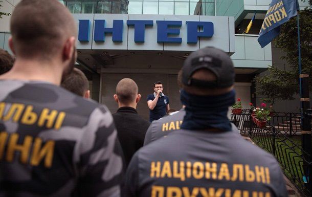 В полиции Украины заявили, что контролируют ситуацию под Интером.