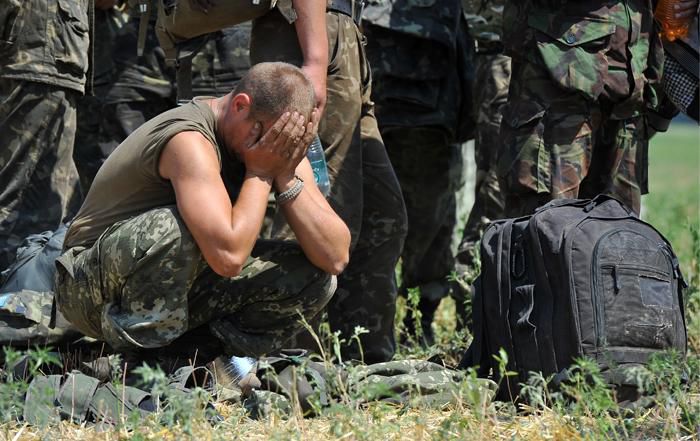 Всего, по данным минобороны Украины, за период 2014–2015 годов погибли 2027 военных.