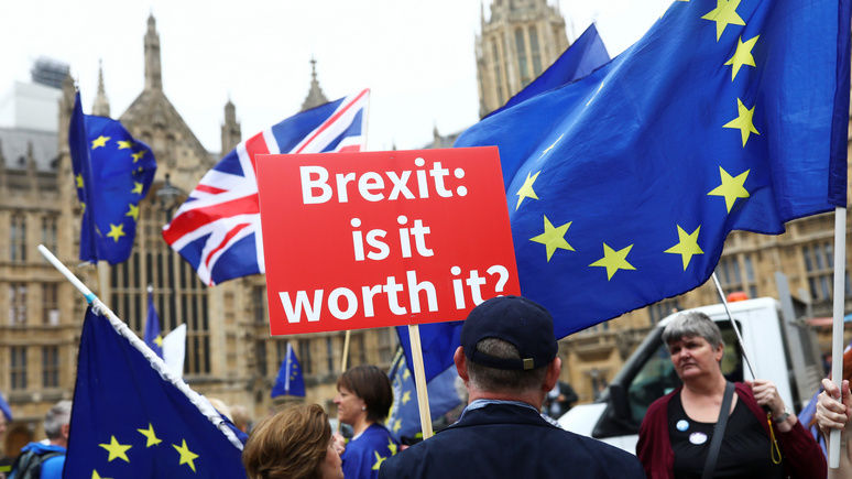 В Британии расследуют связи «спонсора Brexit» с Россией.