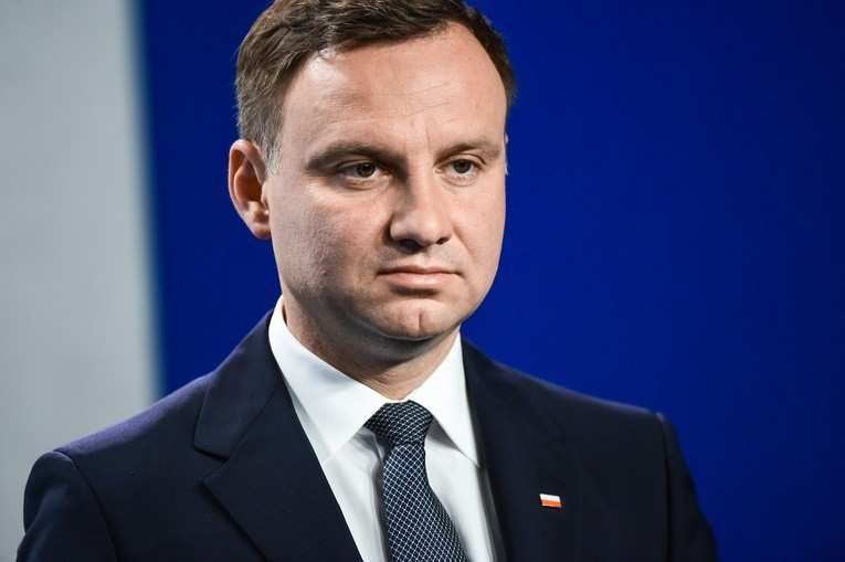Польский писатель Якуб Жульчик оскорбил президента Анджея Дуду в Facebook. 