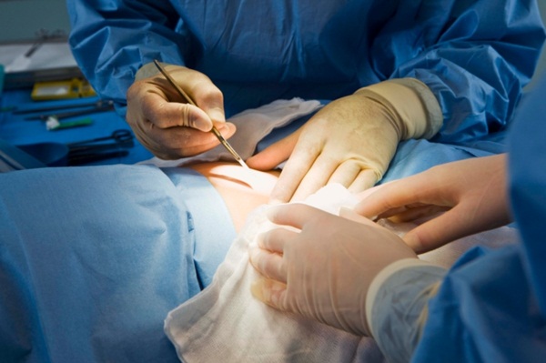 Persoanele operate cu transplanturi renale  sunt o femeie în vârstă de 24 ani și un bărbat de 32 ani, starea acestora  este satisfăcătoare.