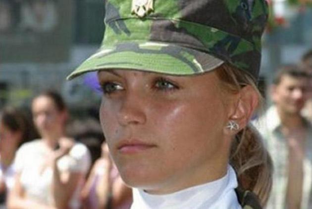 Cele mai atrăgătoare femei își îndeplinesc serviciul militar în Armata Română.
