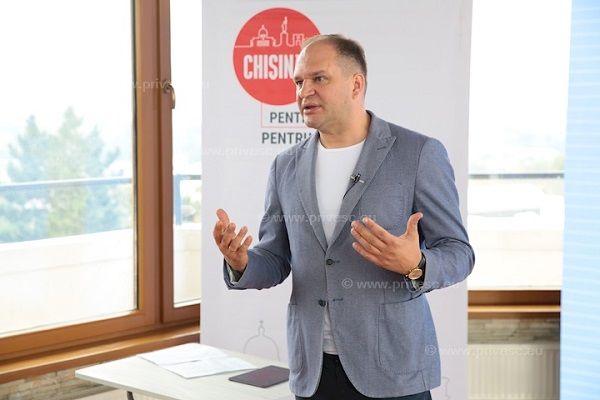Зоозащитники призывают кишиневцев поддержать Иона Чебанa.