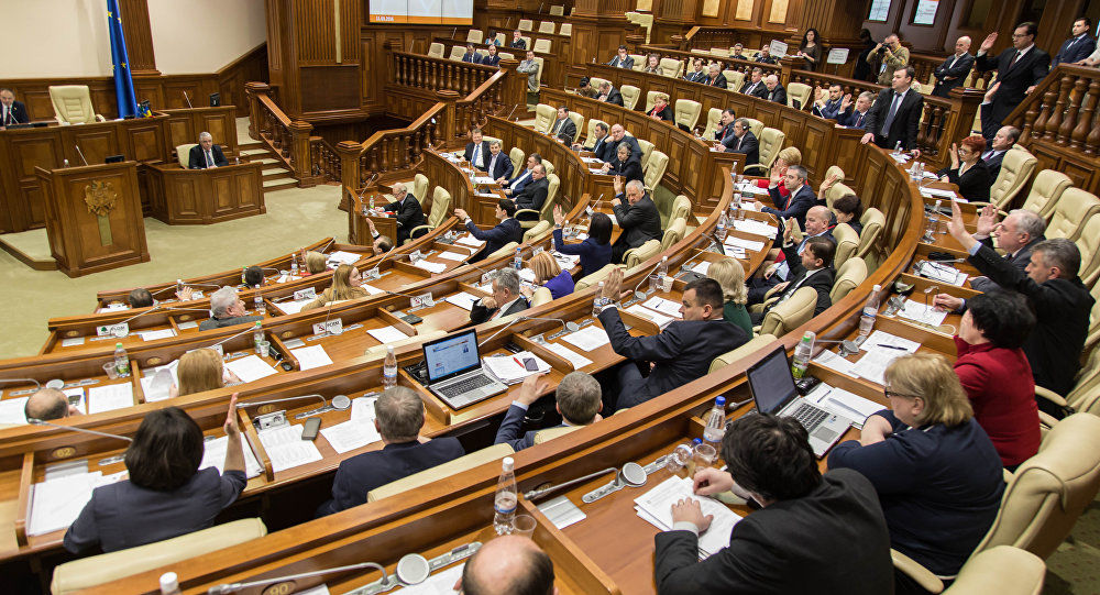 Парламентарии единогласно приняли решение перенести на следующую неделю рассмотрение вопроса.