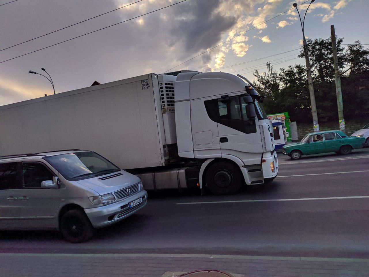 Молдова впервые с начала года снизила объемы грузоперевозок.