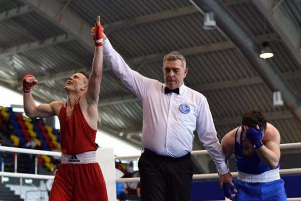 Boxerul Dorin Bucșa s-a calificat în semifinalele Europenelor de tineret.