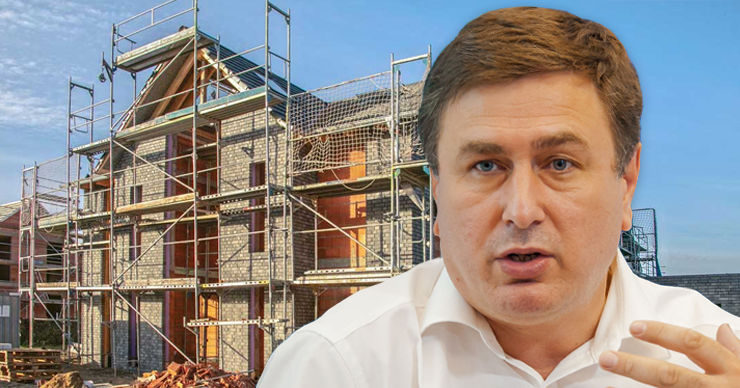Ионицэ: Строительство жилья в 2022 году сократится как минимум на 35%. Коллаж: Point.md