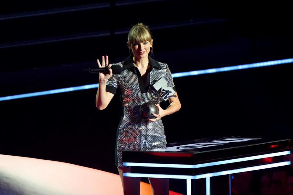 Тейлор Свифт забрала четыре награды MTV Europe Music Awards.