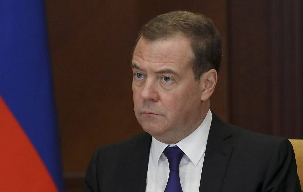 Медведев призвал ужесточить ответственность для иноагентов.