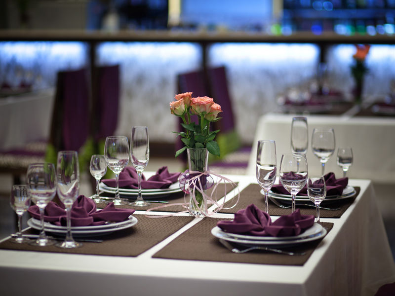 Sâmbătă, 21 februarie, proprietarii mai multor restaurante din Chișinău au semnat un acord prin care benevol și-au dat consimțământul că nu vor arenda un spațiu destinat unităților de alimentație publică dacă acesta a fost părăsit, anterior, de un alt restaurator din motivul creșterii preţului chiriei.