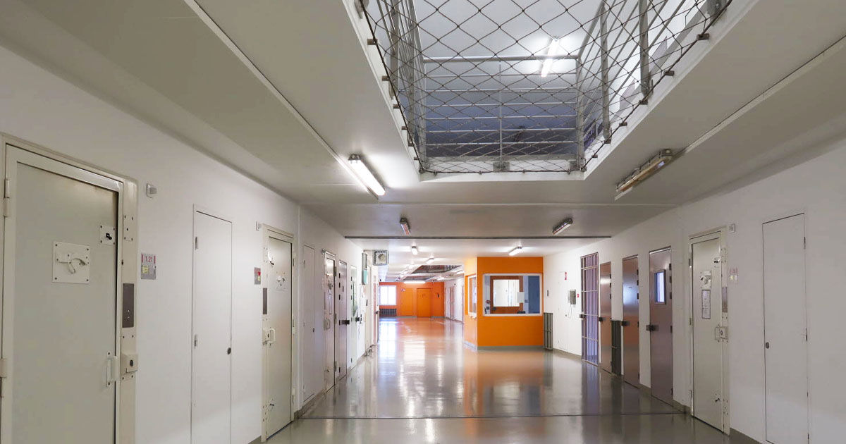 Franța propune înăsprirea regimului penitenciar pentru traficanții de droguri, similar celui pentru teroriști.