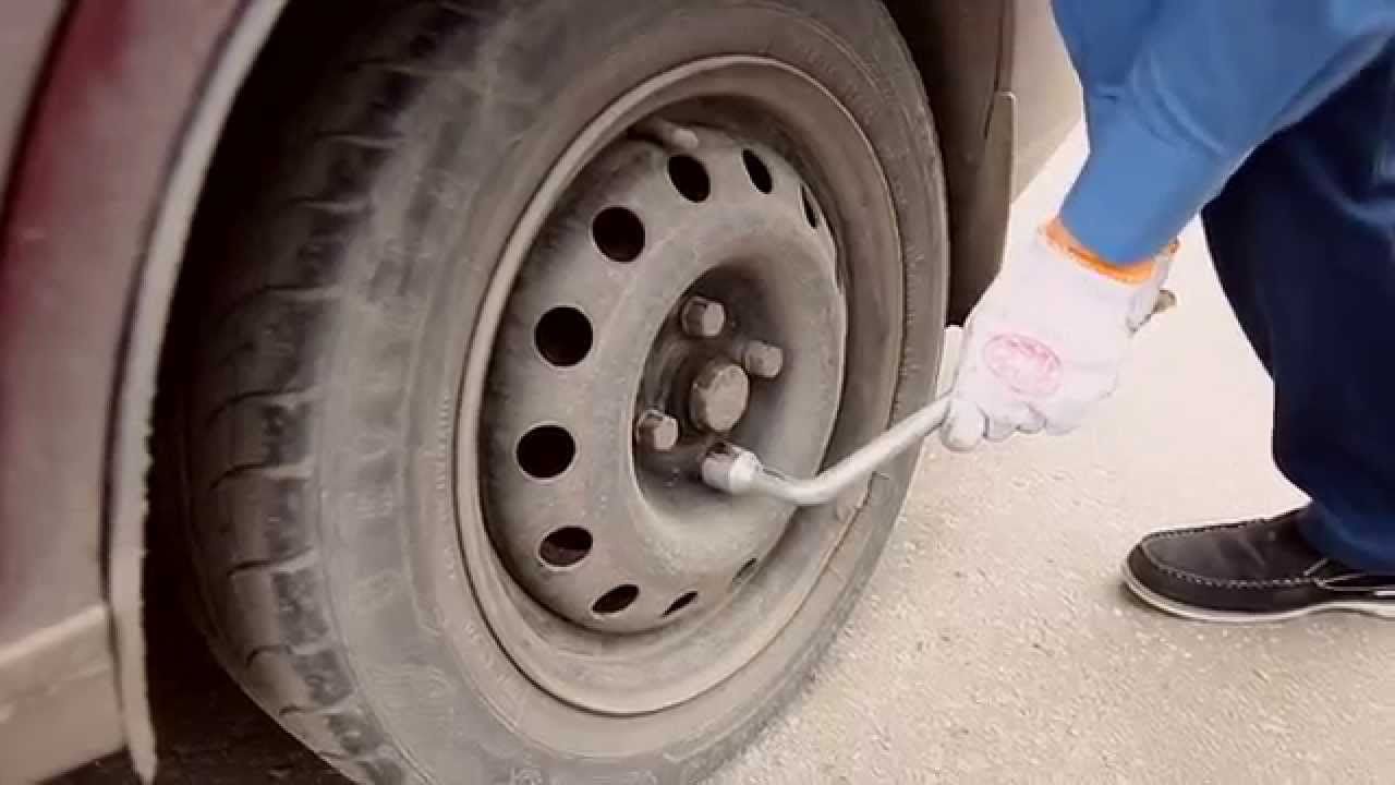 Tragedie la Vulcănești: A oprit să schimbe roata, dar s-a electrocutat mortal
