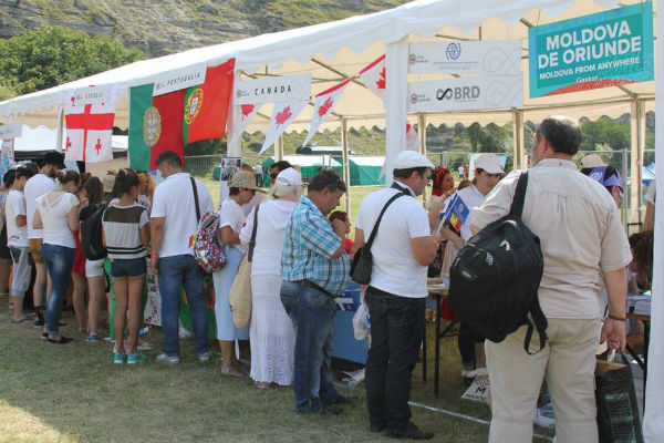 Diaspora moldovenească, participantă la Festivalul Gustar. Foto: ipn.md