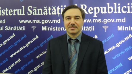 Гладун - акушер-гинеколог, а также сын экс-министра здравоохранения Евгения Гладуна.