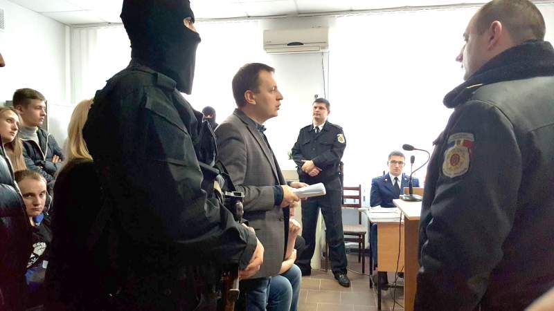 Петренко остается под арестом.