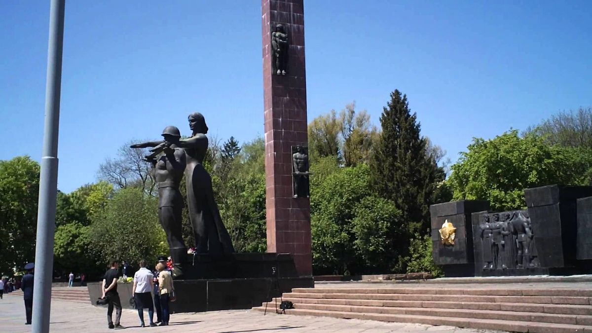Еще в октябре 2017 года Монумент Славы во Львове предлагали не сносить, а видоизменить.