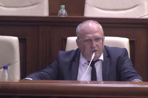 Вице-директора Органа гражданской авиации РМ Николае Бузу отправили в отставку. 