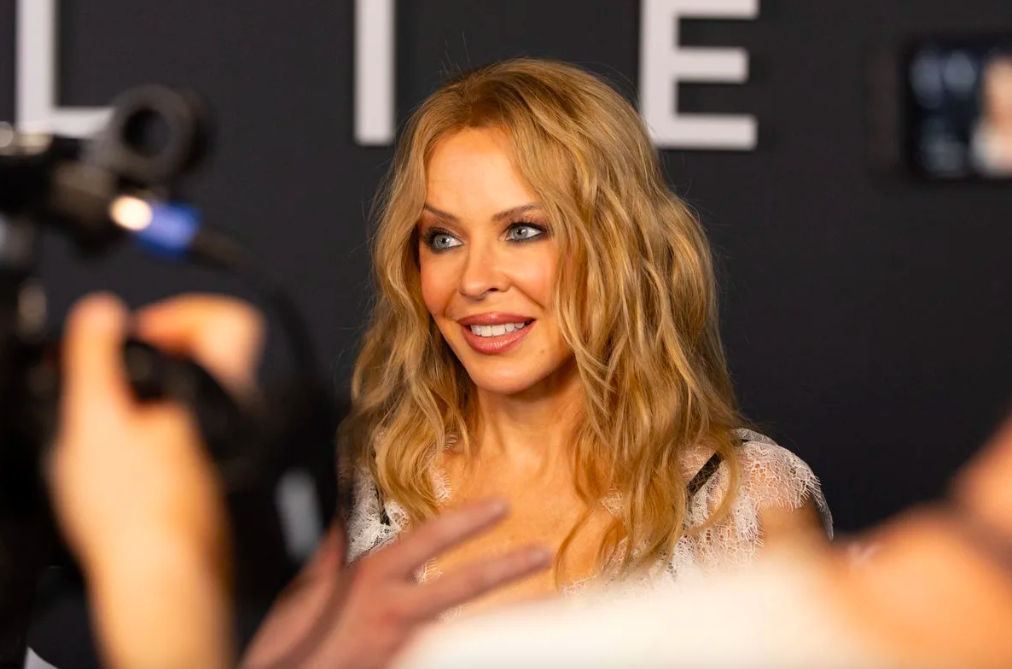 Kylie Minogue a învins cancerul de sân pentru a doua oară,