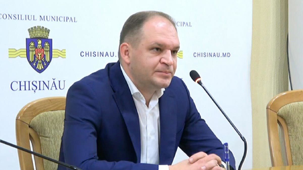 Примар столицы просит список лиц, виновных в продаже земли „из-под стола”.