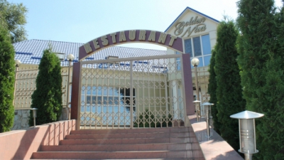 Restaurantul "Golden Nica" a rămas fără licenţă de activitate.