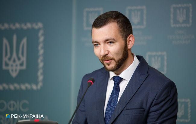 У Зеленского ответили Лукашенко: Украина борется с боевиками, а не тренирует их.