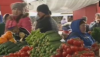 Покупатели сетуют на дороговизну, а продавцы уверяют, что цены не изменились.
