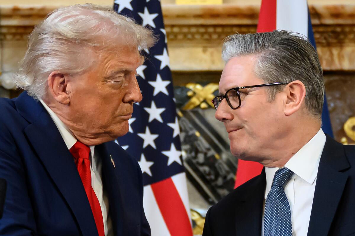 Трамп назвал премьера Британии "неудачником без будущего".