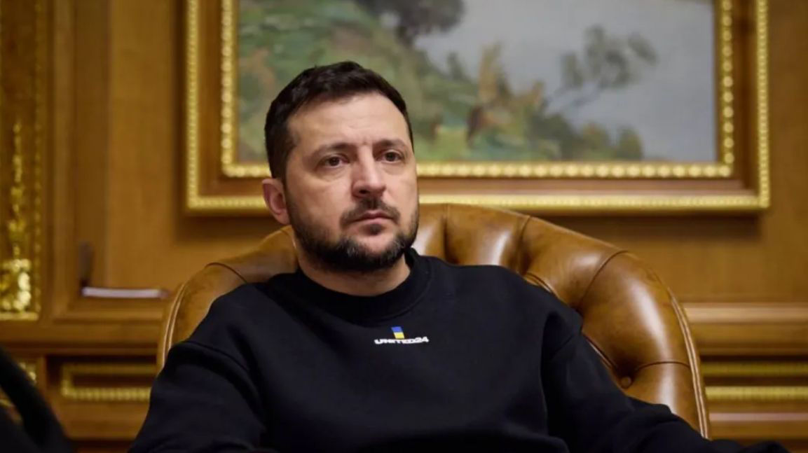 Зеленский об обстреле центра Херсона: Найдем и уничтожим виновных.