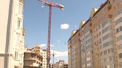  Compania, care se va ocupa de construcţii, va fi selectată până la sfârşitul lunii iunie, iar casele ar urma să fie gata întrei ani.