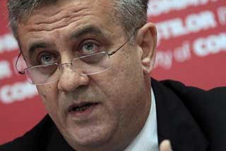 Oleg Reidman declara că Banca de Economii este devalorizată intenţionat, pentru ca preţul acţiunilor să fie foarte mic, iar iunstituţia să fie privatizată pe un preţ de nimic.