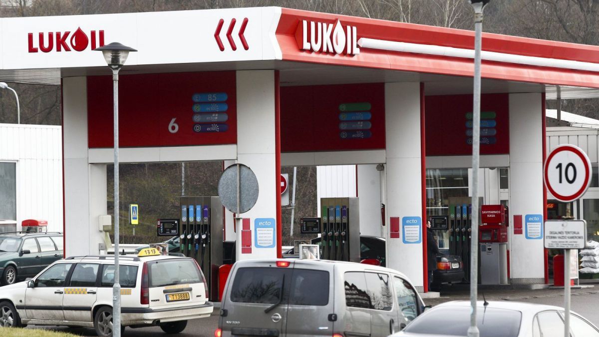 Lukoil se retrage din Polonia, Lituania şi Letonia. Foto: en.delfi.lt