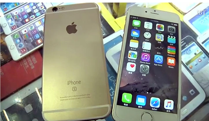 В Шэньчжэне поступил в продажу смартфон, являющийся полной копией iPhone 6s, стоимость которого составляет $91, сообщает International Business Times.