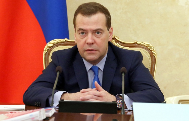 России надоело содержать экономику Украины, признал Медведев. Такого больше происходить не будет.