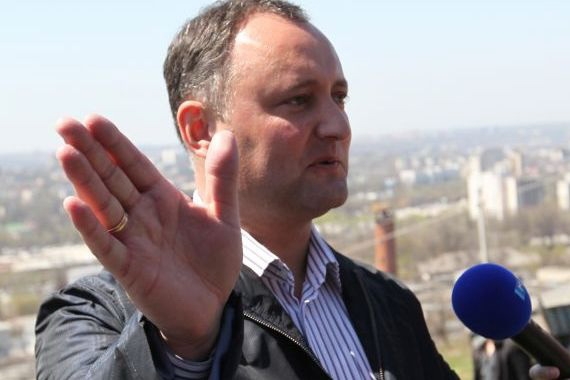 Про подкуп Додона рассказал и бизнесмен-меценат Ренато Усатый.