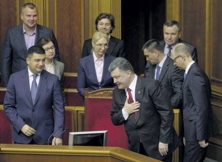 Порошенко поблагодарил депутатов за проявленное понимание. Фото Reuters