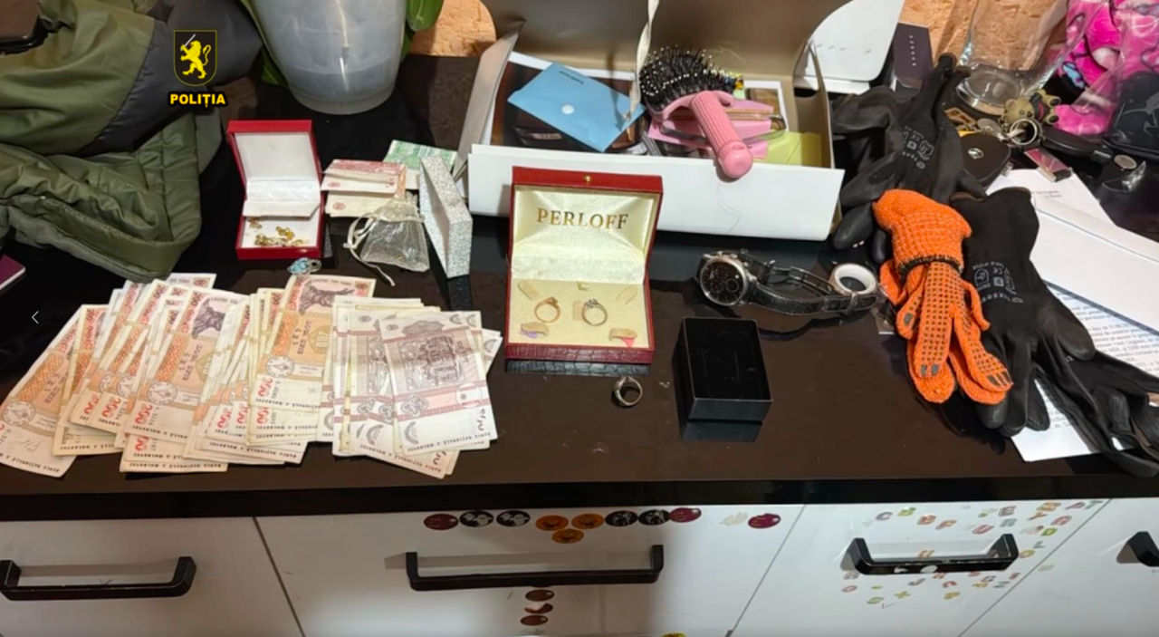 Cinci bărbați, reținuți sub suspiciunea de furt a aproape 535.000 de lei la Ungheni.
