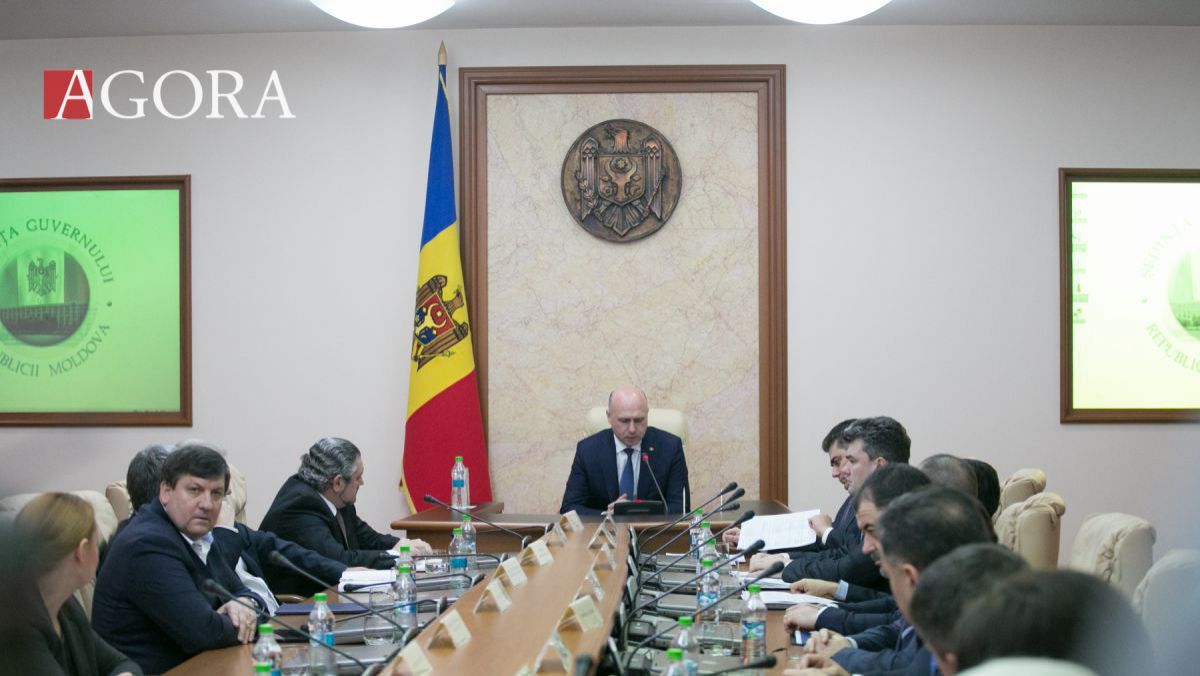 Более половины граждан РМ уверены, что правительству Филипа не удастся изменить ситуацию в стране к лучшему. Фото: agora.md