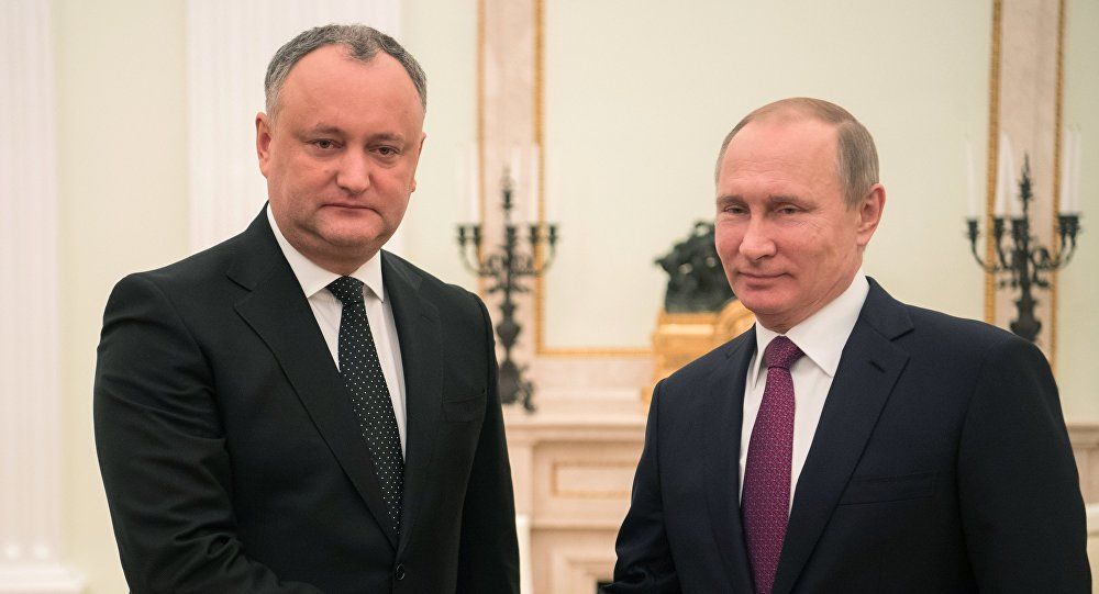 По результатам встречи Додона и Путина период легализации для молдаван в РФ продлен до 12 мая.