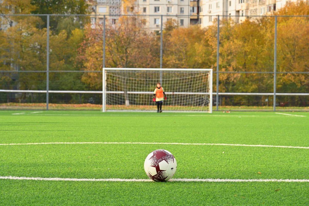 Școala sportivă de fotbal va fi creată la Chișinău din două instituții fuzionate.