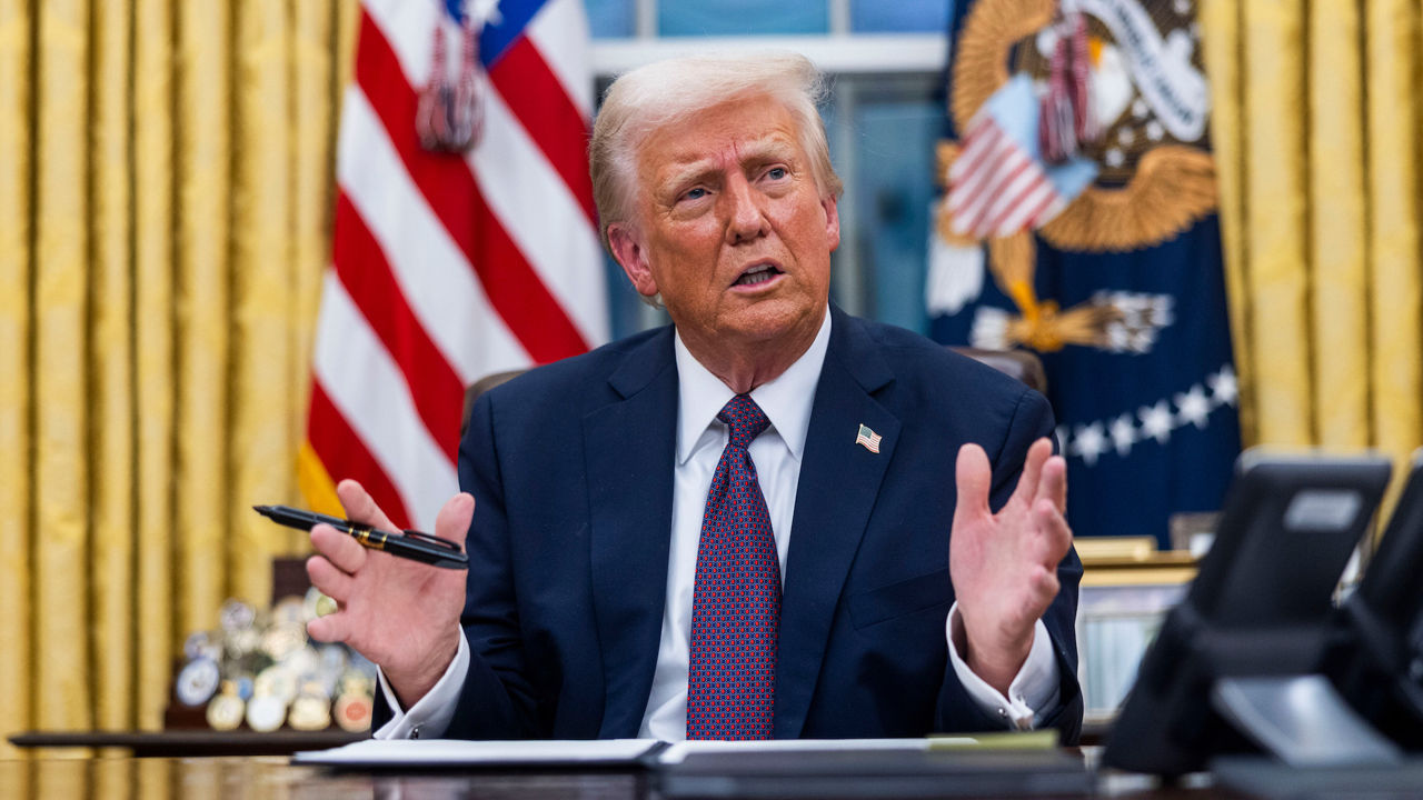 Трамп о связи чумы в России с биологическим оружием: Мы так не считаем.