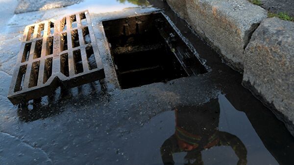 Водителю, повредившему авто из-за открытой ливневки, выплатили 150 000 леев.