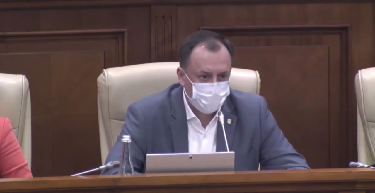 Депутат Платформы «За Молдову» Денис Уланов.