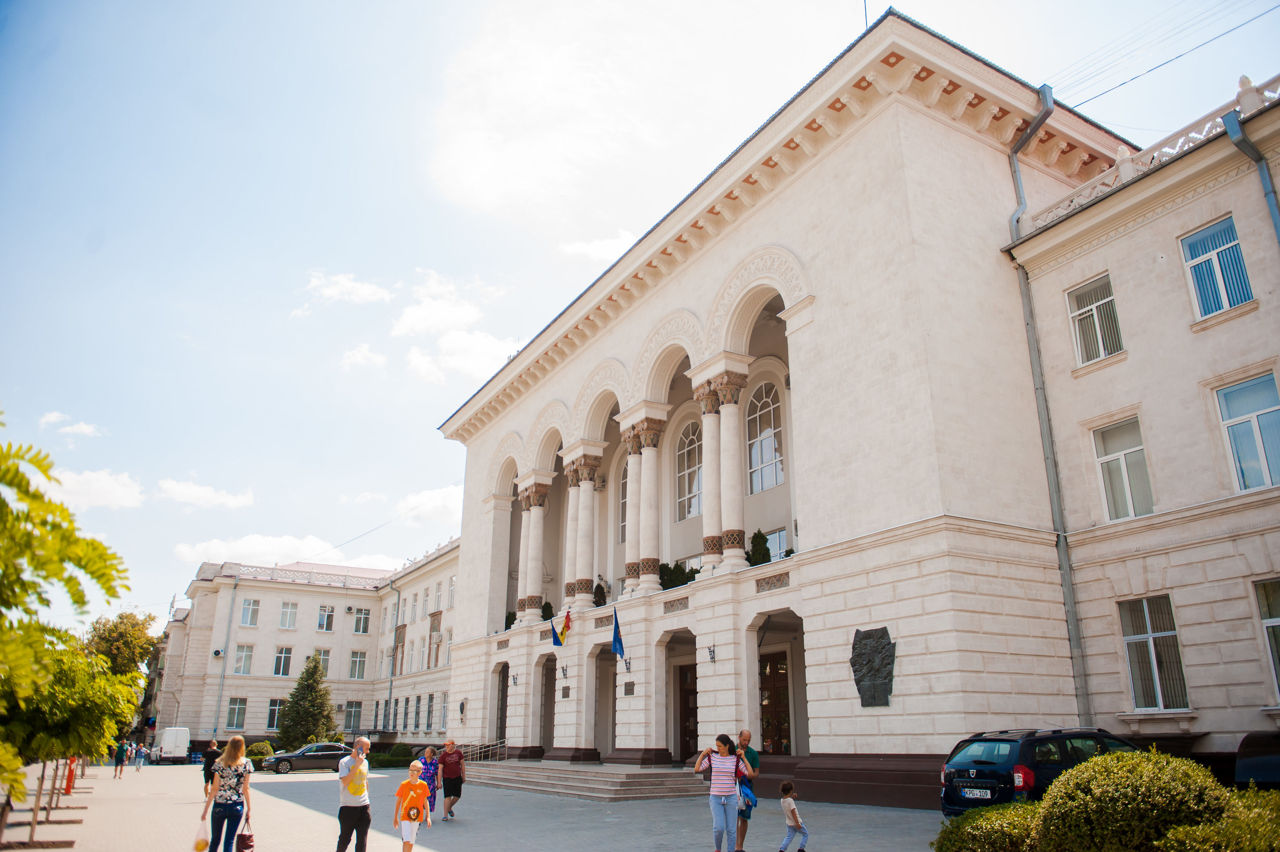 Счетная палата: Генпрокуратура купила лицензии для серверов, которых у нее нет. Фото: Point.md