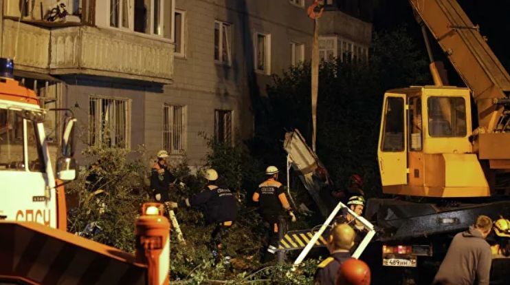 Под завалами дома в Ярославле нашли тела еще одной женщины и ребенка.
