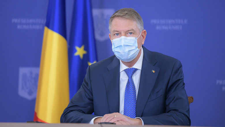 Президент Румынии объявил, что вакцинируется от COVID в ближайшее время.